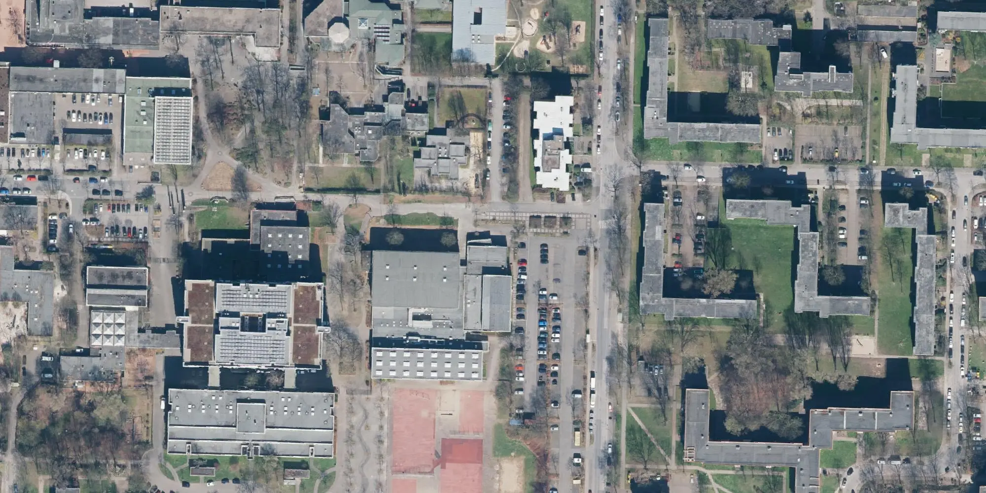 Luftbild der Gesamtschule Scharnhorst mit Sporthalle und Kraftraum